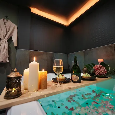 Under Sea Jacuzzi Privee 5 In Du Centre Vill Place De Stationnement Privee Possible Lägenhet *